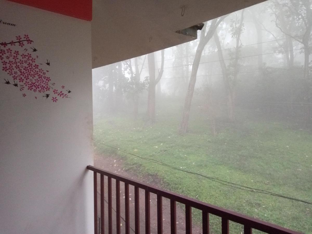 Wild Window - Forest View Homestay Thekkady Exterior photo